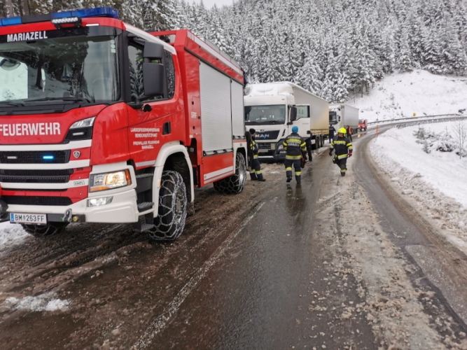 SRF schleppt Sattelschlepper