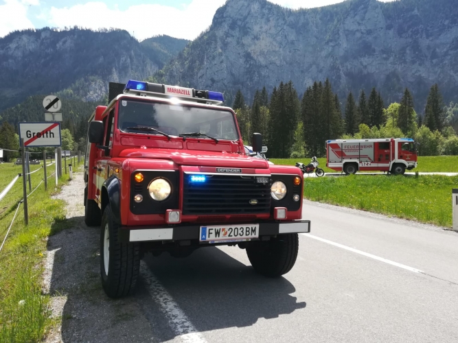 KRFS Feuerwehr Fahrzeug vor der Ortstafel Greith